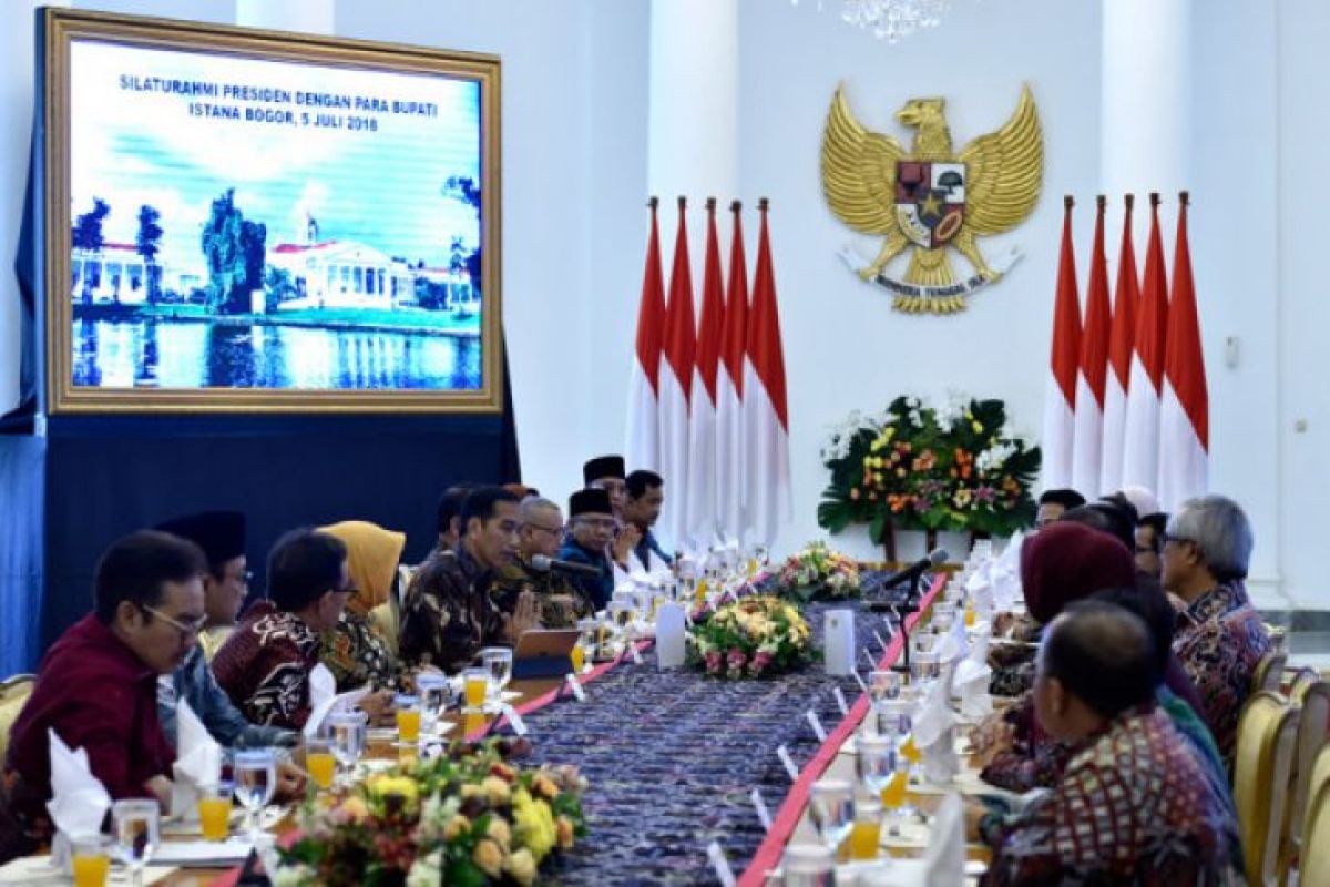 Pertemuan Presiden Dengan Para Bupati Tidak Bahas Politik