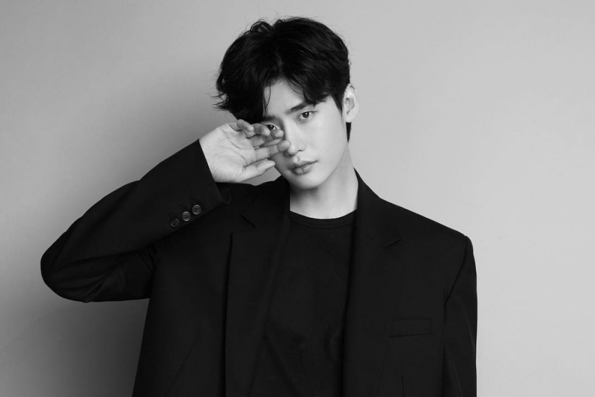 Lee Jong Suk untuk pertama kalinya akan bintangi drama komedi romantis