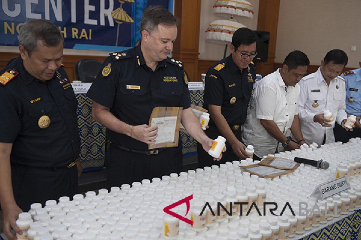 BC Ngurah Rai tangkap tiga WNA (video)