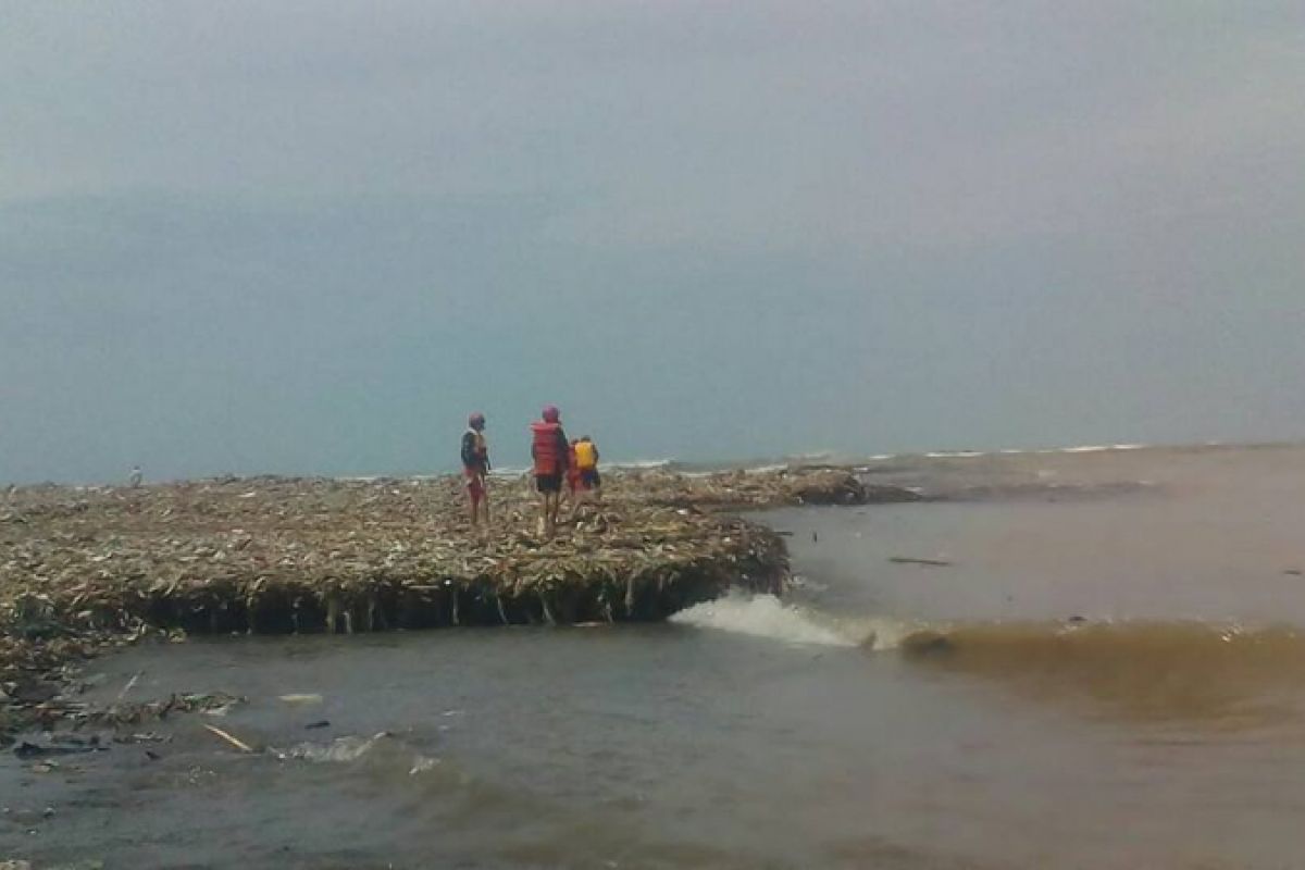 Awas, gelombang tinggi laut selatan