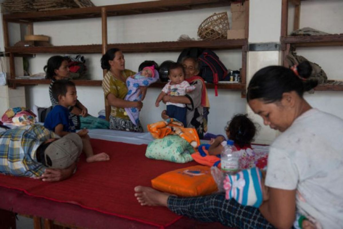 1.156 warga Karangasem mengungsi hindari dampak Gunung Agung