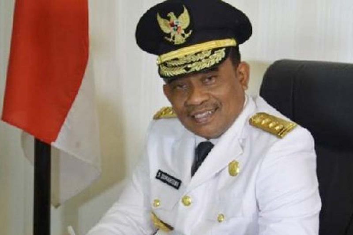 Soni Sumarsono terima bintang jasa pratama