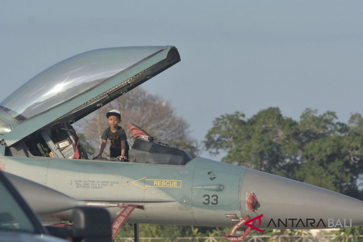 Latihan tempur, delapan pesawat F-16 Indonesia ke Australia