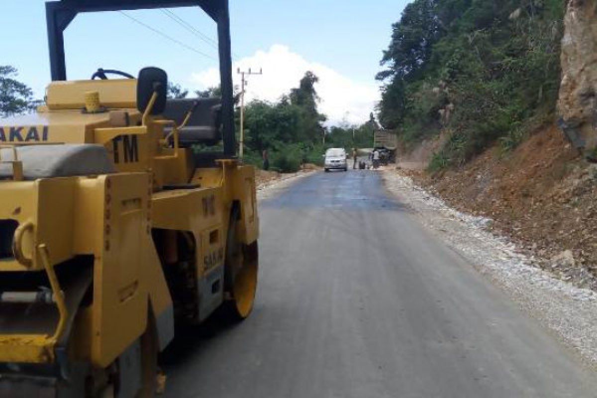 Dinas Bina Marga Sulteng benahi jalan wisata Danau Poso