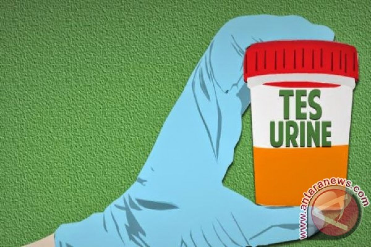 165 kepala sekolah Pontianak jalani tes urine