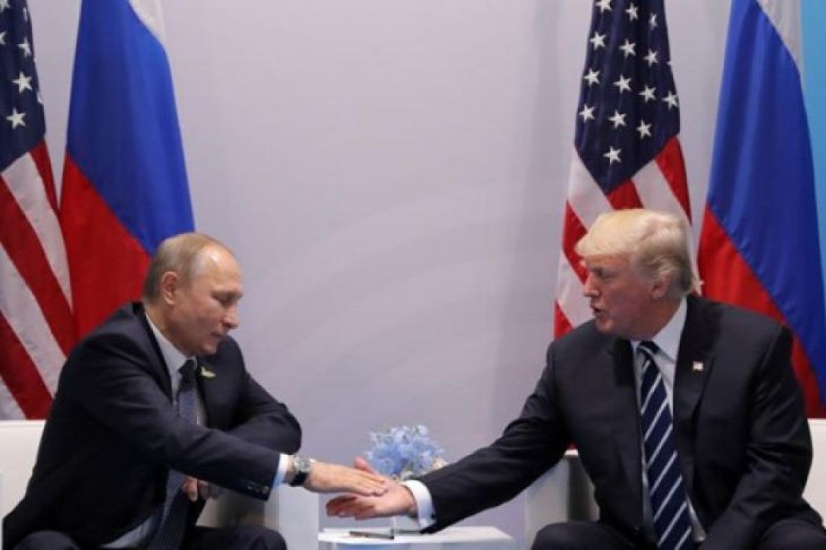 Trump-Putin duduk bersama di Helsinki