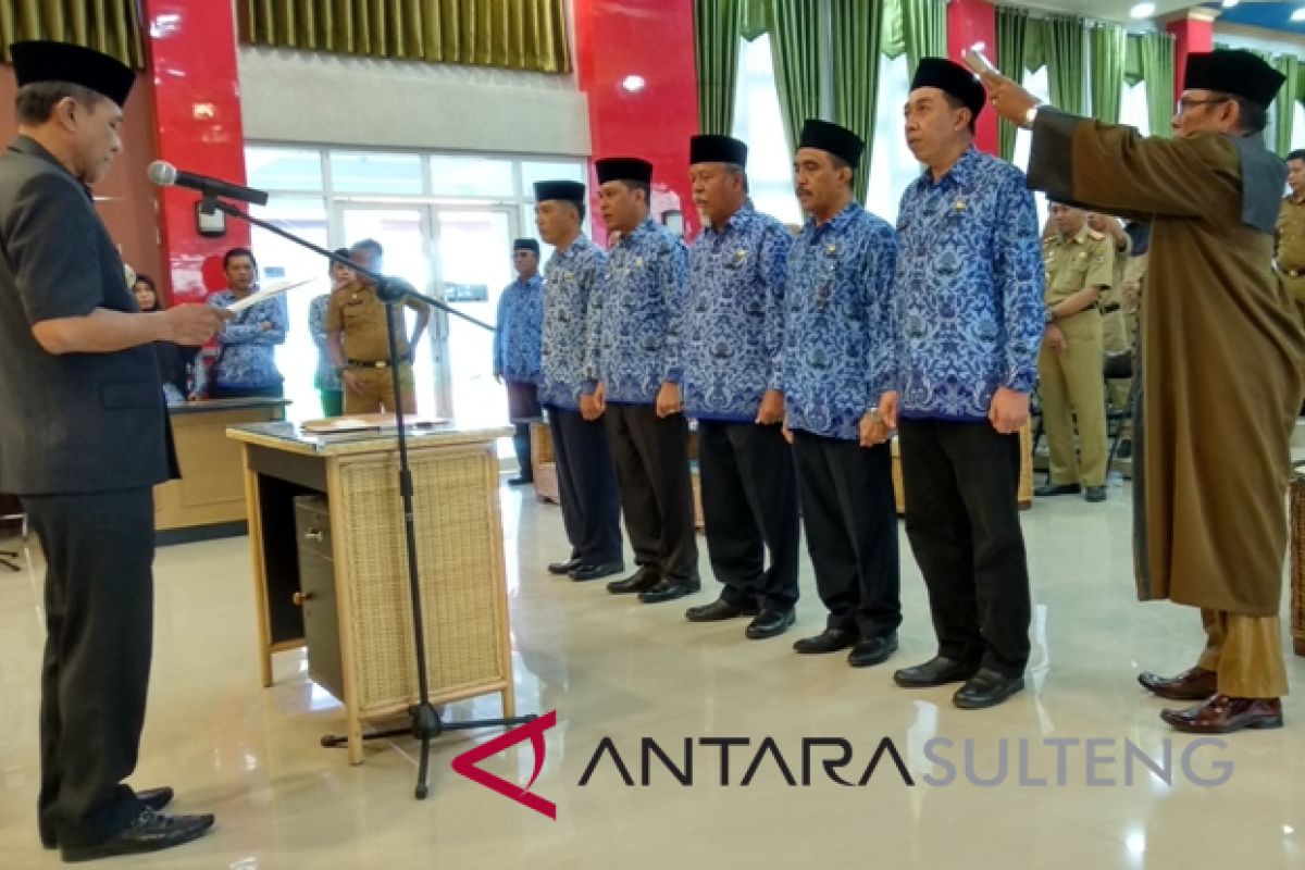 Wali Kota Palu lantik enam Kepala OPD baru