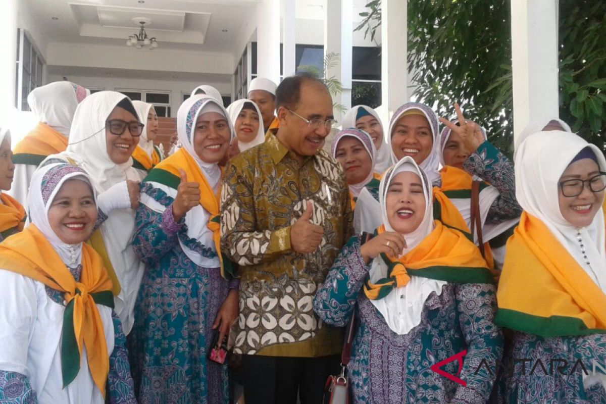 Wali Kota Kupang lepas 224 jemaah calon haji ke Mekkah