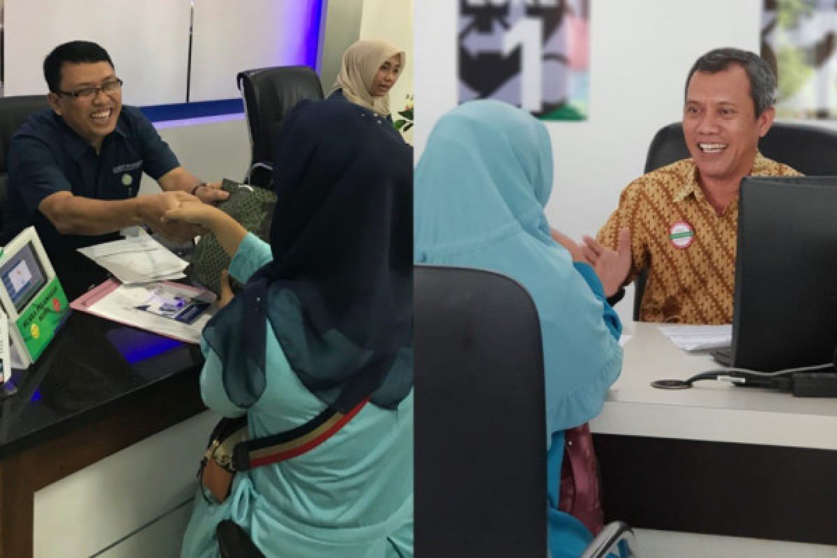 Saat Deputi BPJS Kesehatan jadi petugas Frontliner di Padang