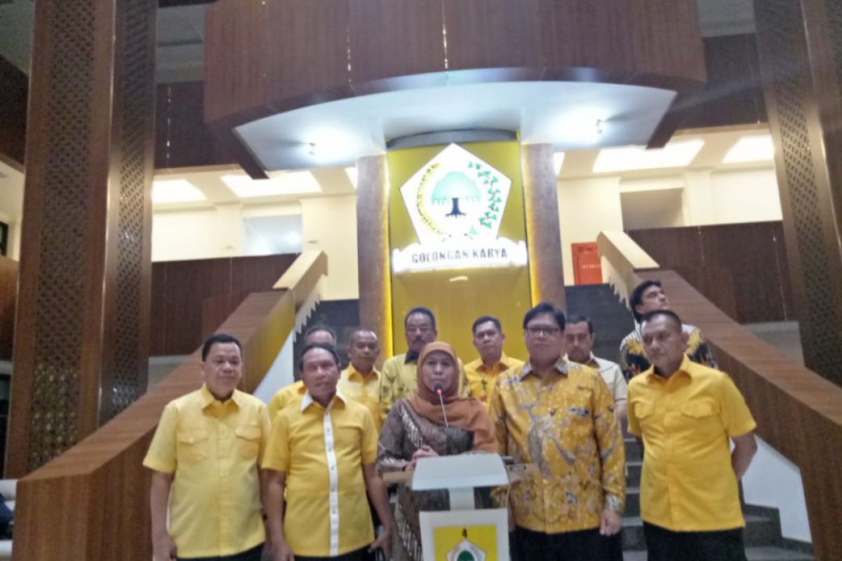 Khofifah-Emil silaturahim ke Golkar