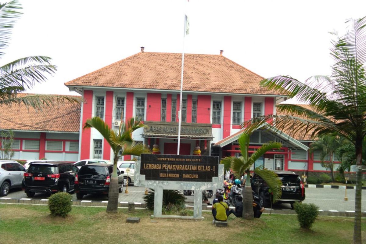 Saung mewah Lapas Sukamiskin telah dibongkar