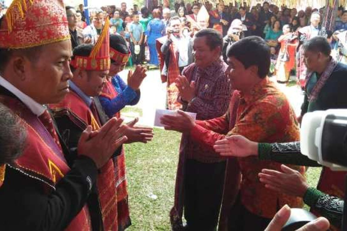 Pemkab Samosir apresiasi pesta Raja Simarmata