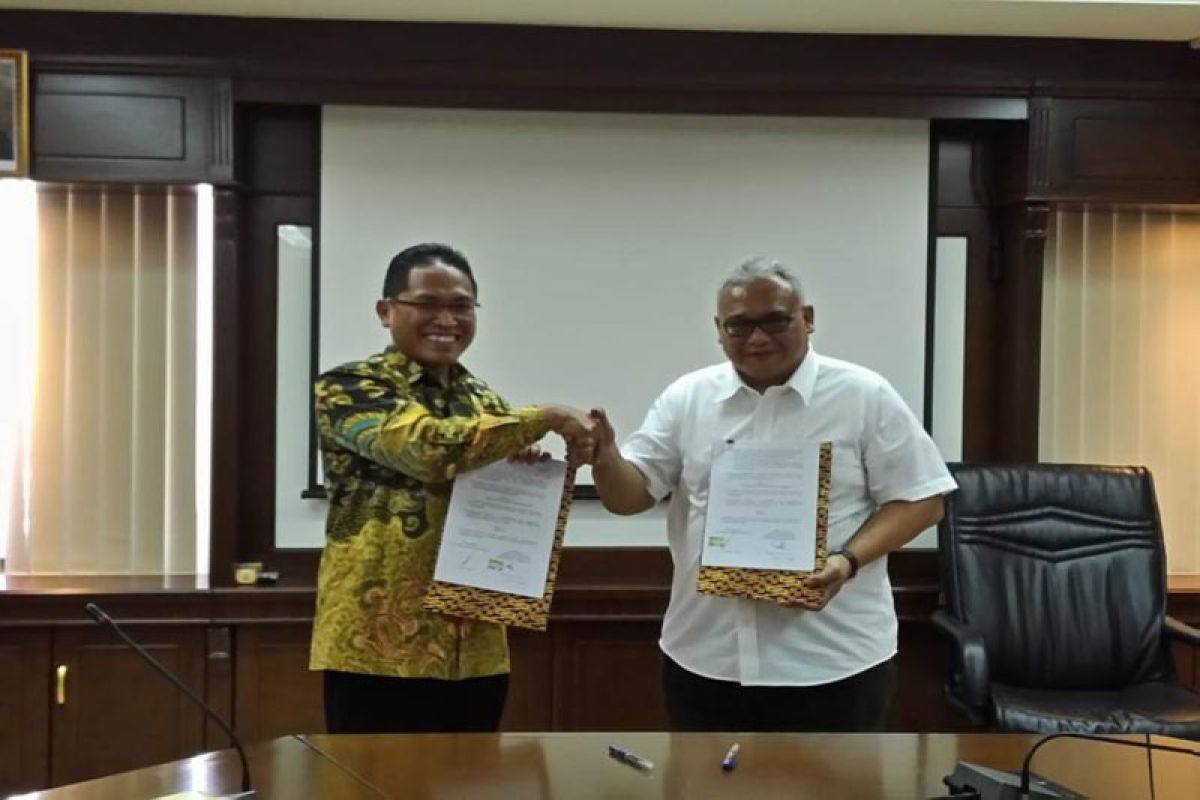 Alfamart, Ministry Cooperate to Improve Workers' Competence