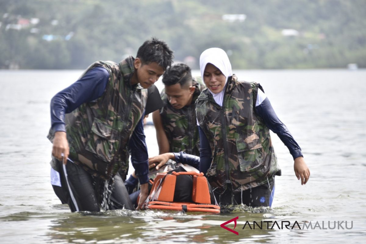 Mahasiswa kedokteran Unpatti dilatih evakuasi medis laut