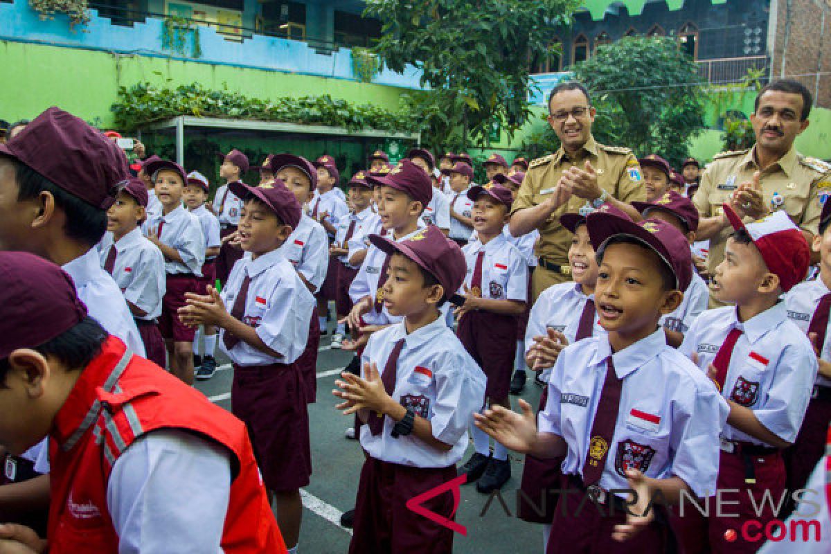 Anies apresiasi instansi izinkan pegawai antar anak di hari pertama sekolah