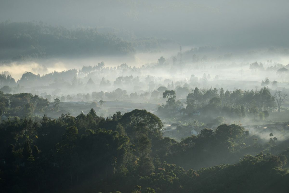 Suhu dingin landa Kota Bandung