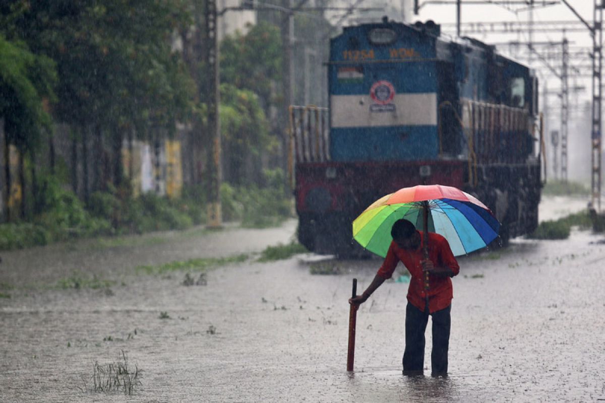 Hujan deras di India, 30 orang tewas