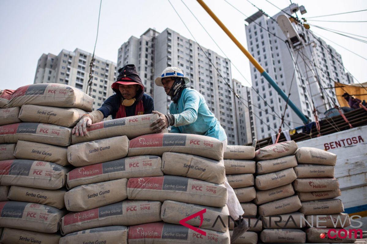 Kemenperin menjaga produksi industri semen dan pelumas