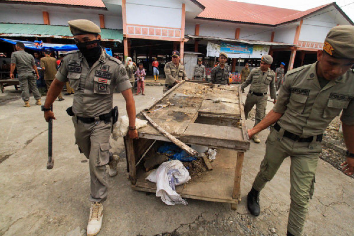 Satpol PP menyegel tempat hiburan tidak berizin