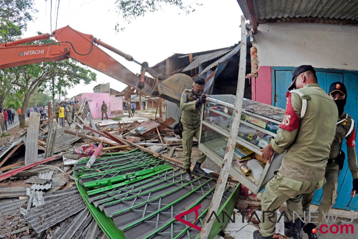 Satpol PP Jembrana menyegel perumahan tanpa izin