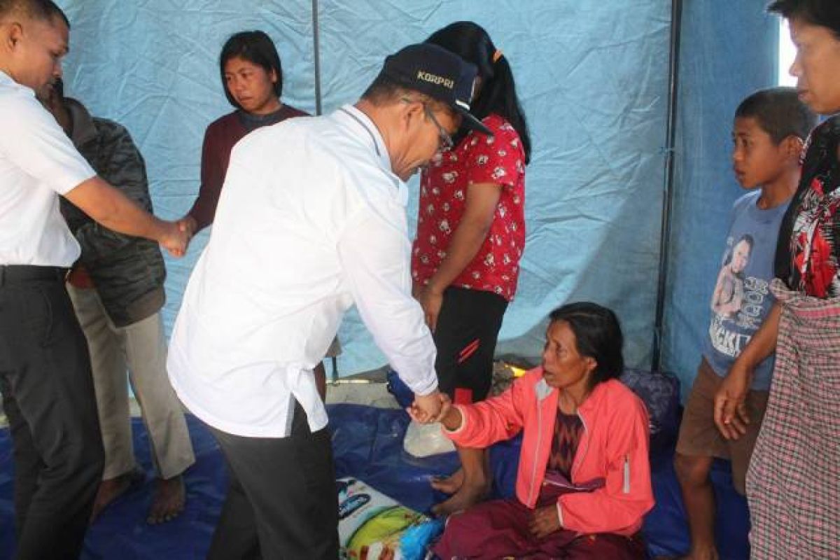 Pemkab Samosir bantu korban kebakaran