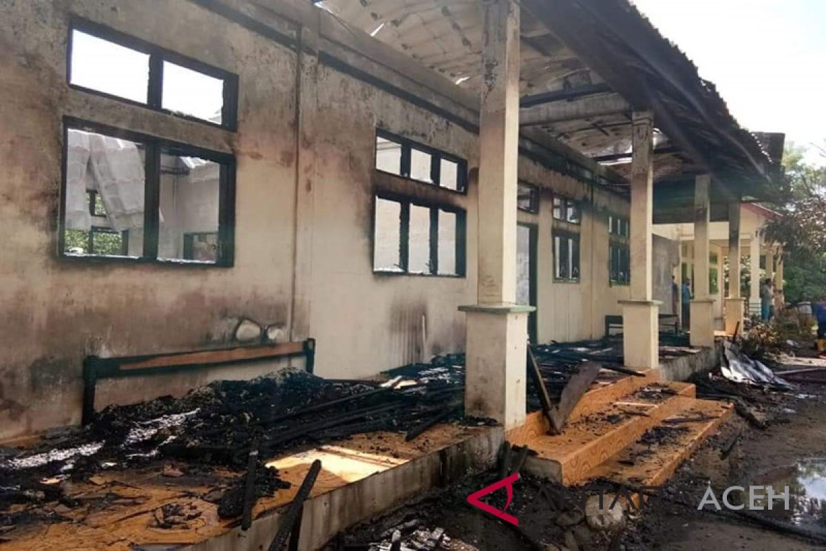 Dinsos salurkan bantuan ke pesantren terbakar