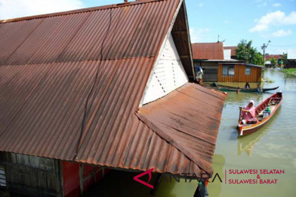 Dampak luapan Danau Tempe