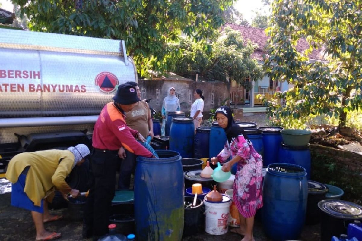 Kekeringan, BPBD Banyumas salurkan air bersih ke tujuh kecamatan