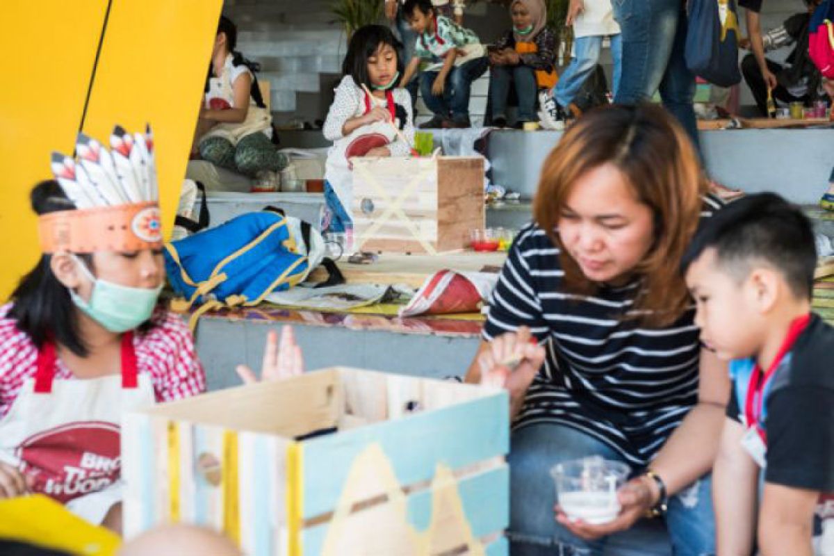 Keluarga pertama-utama dalam tumbuh kembang anak