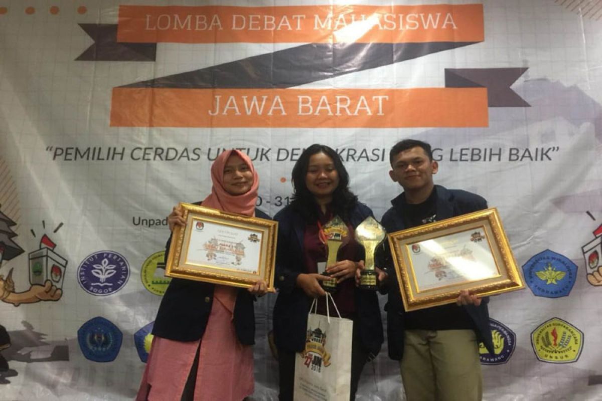 Kritis terhadap isu Pemilukada, mahasiswa IPB juara 1 debat mahasiswa politik