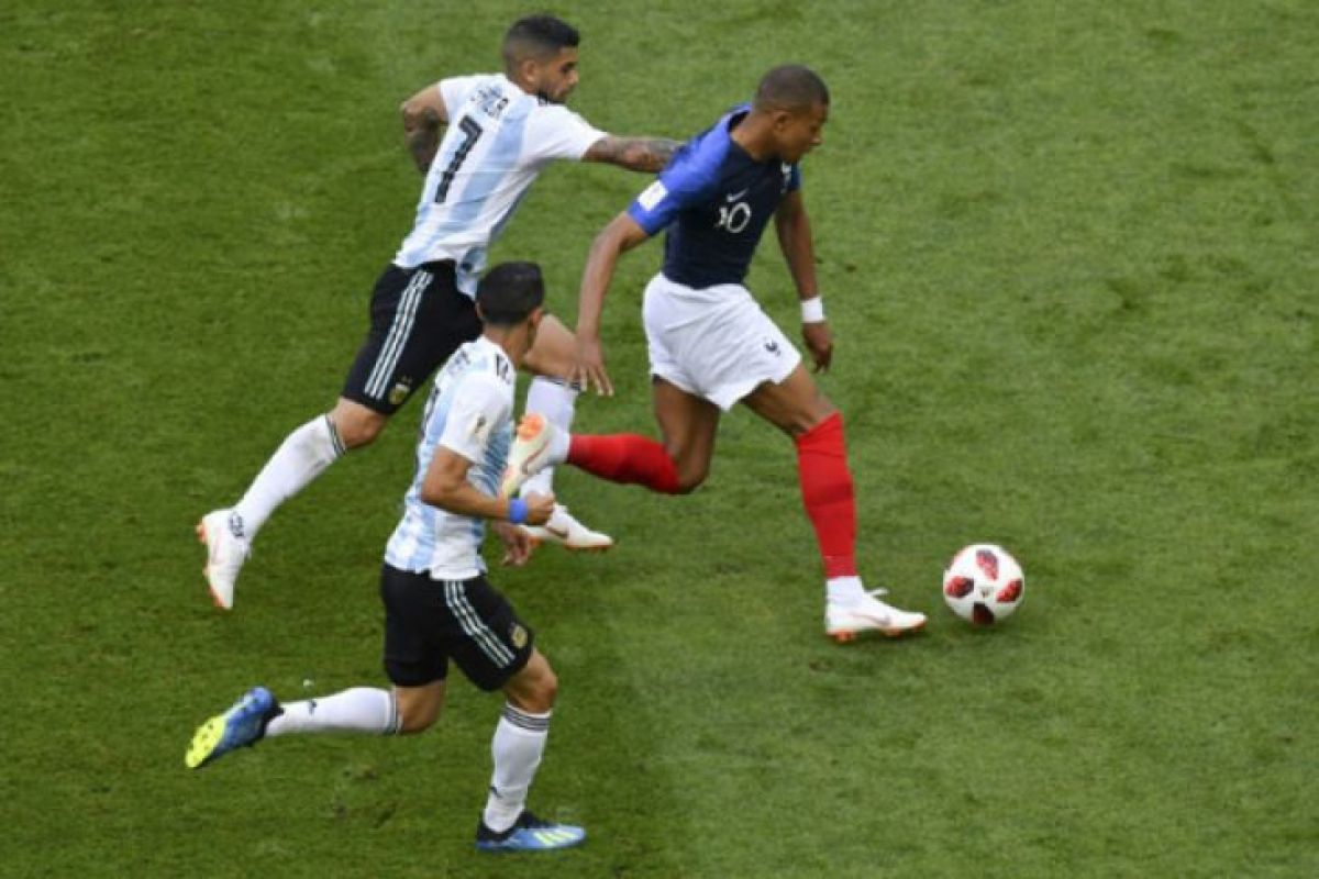 Berkat dwigol Mbappe, Prancis "tendang" Argentina dari Piala Dunia