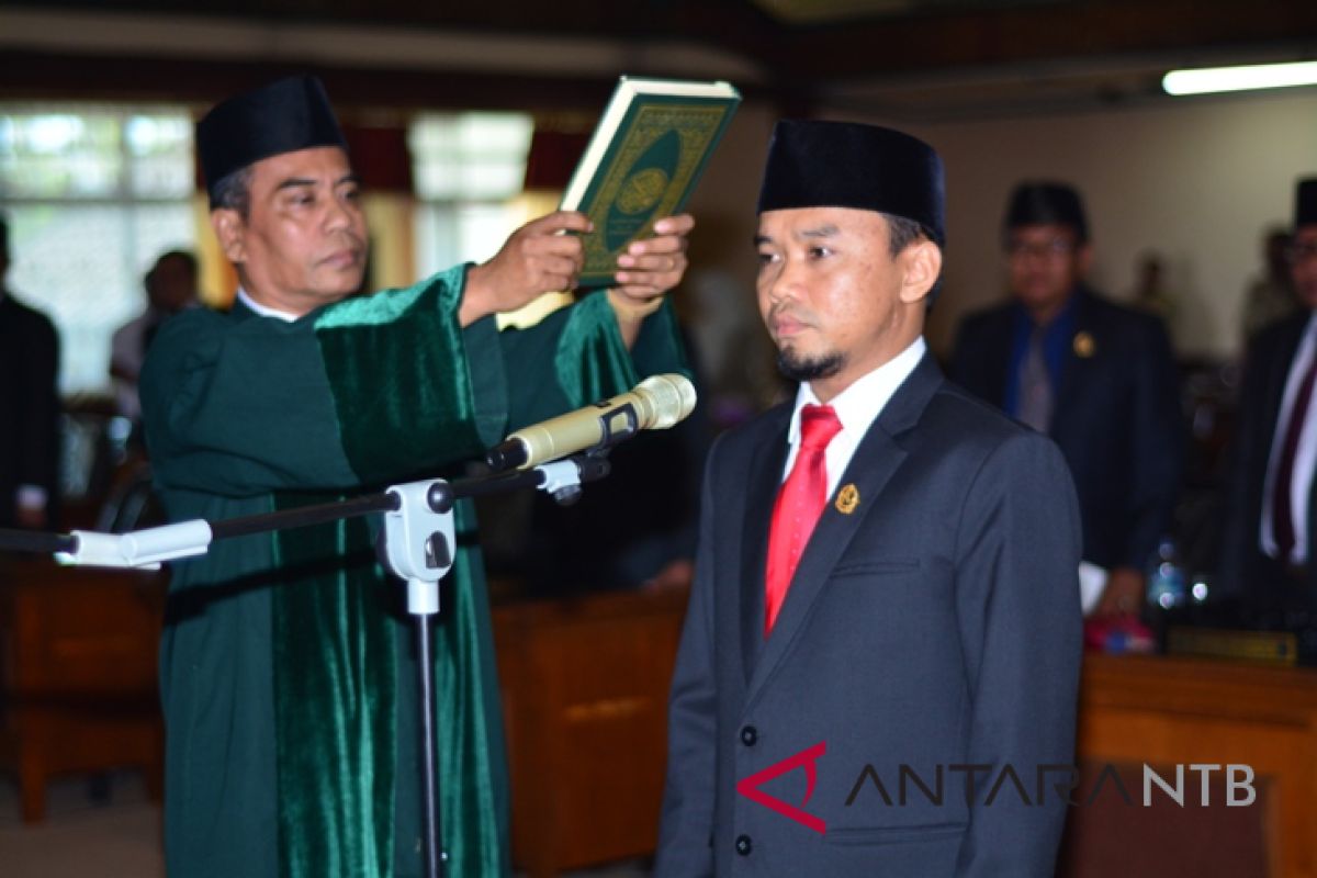 Wirajaya dilantik menjadi Wakil Ketua DPRD NTB