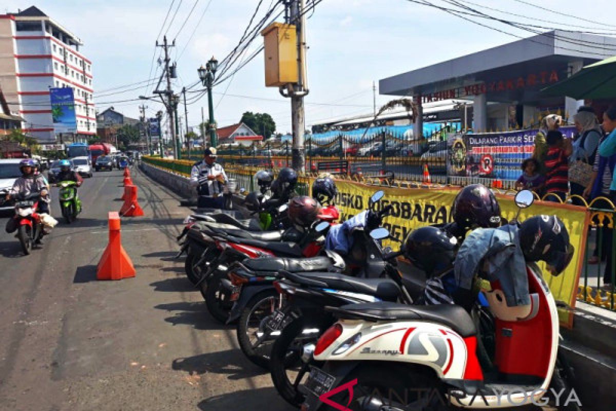 Depan Kantor Pos Yogyakarta steril parkir