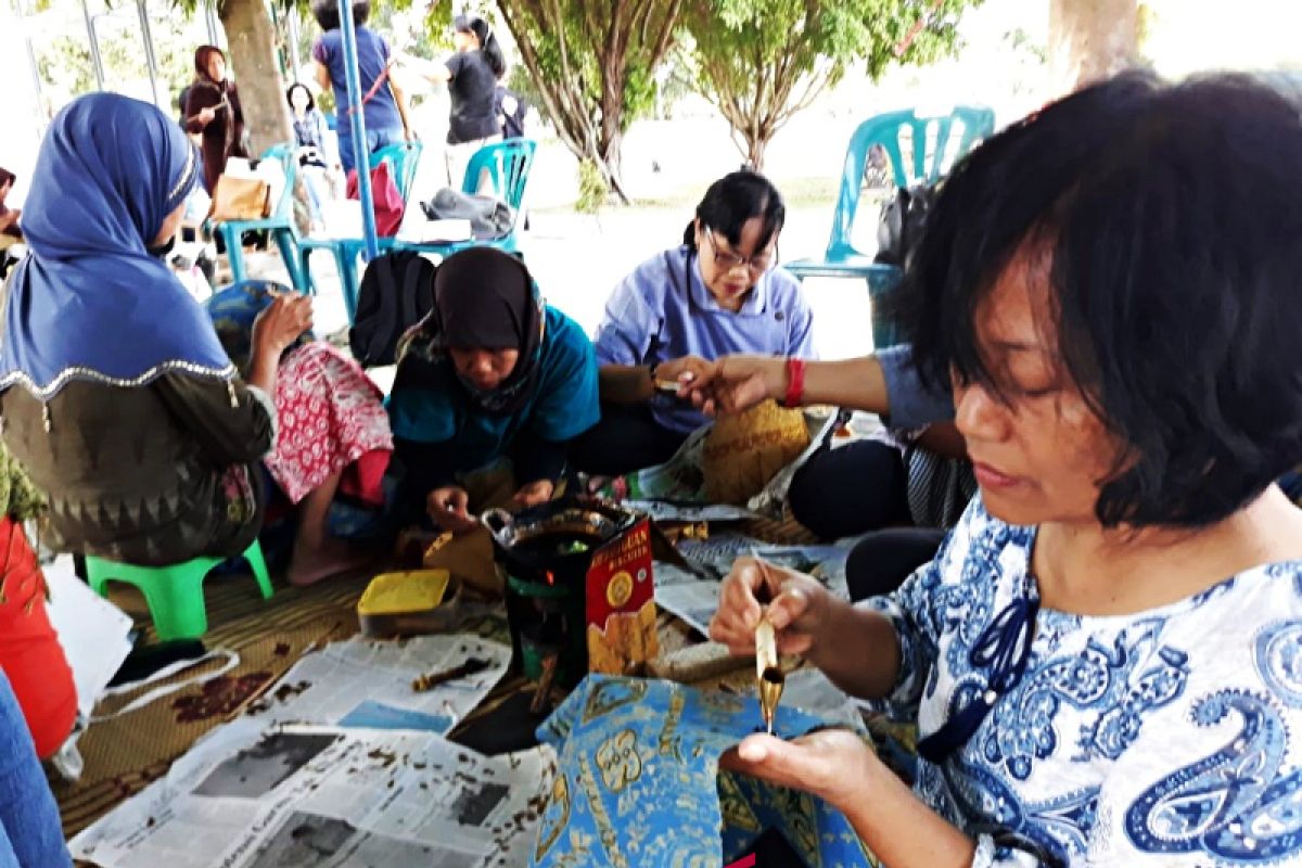 Yogyakarta intensifkan penggunaan pewarna alam untuk batik