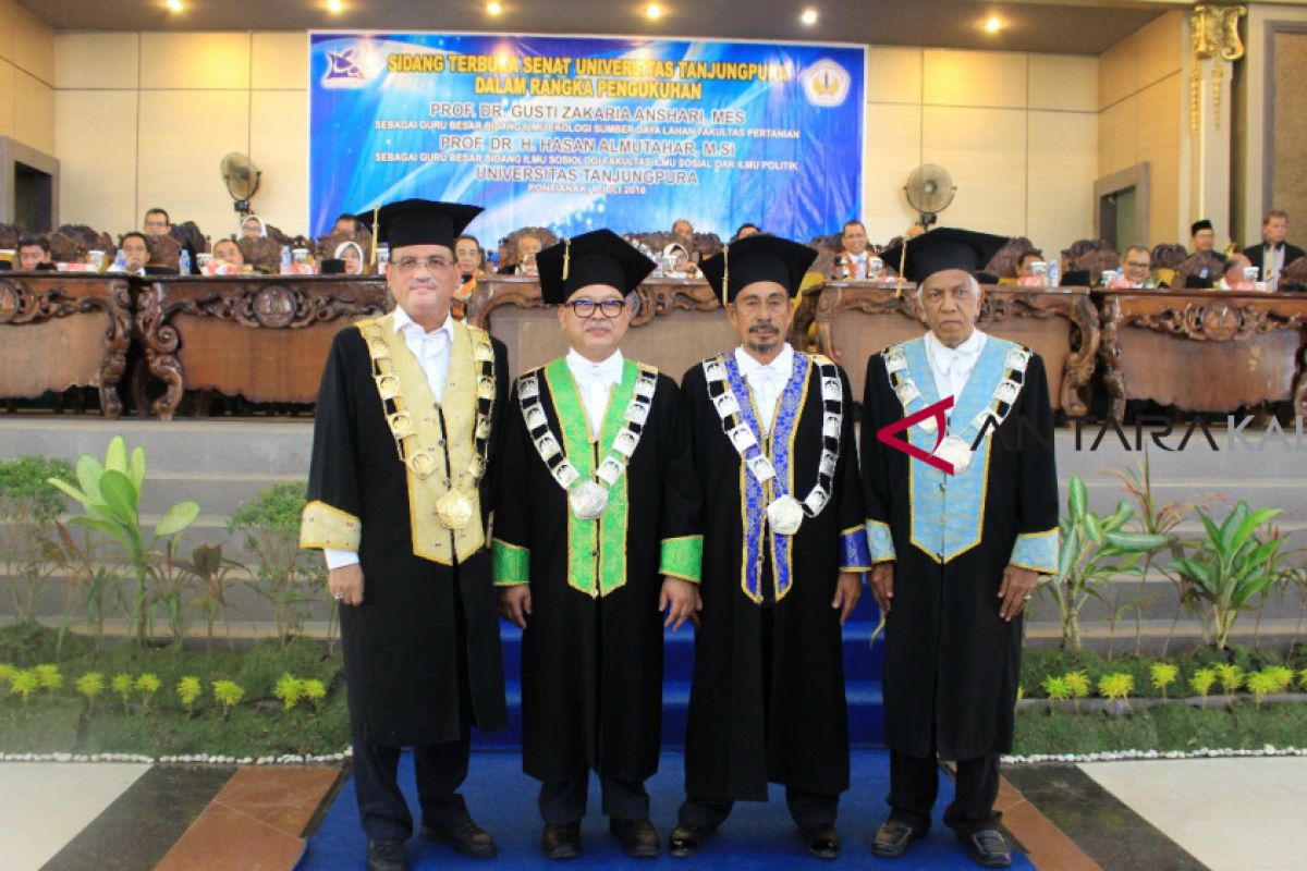 Universitas Tanjungpura Pontianak kukuhkan dua guru besar
