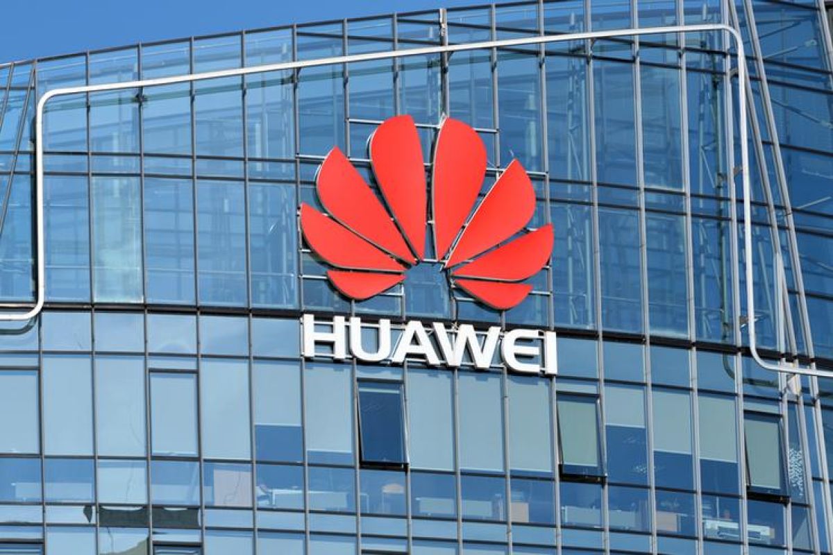 Bos Huawei ditangkap, China tuntut pembebasan