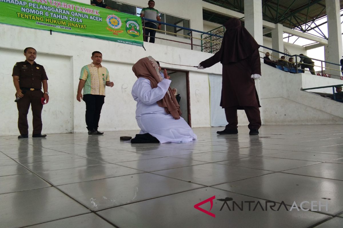 Eksekusi cambuk perdana di area terbatas