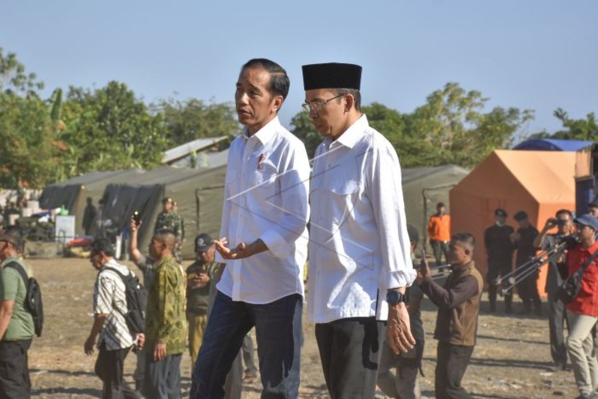KLHK: seratusan pendaki Gunung Rinjani masih terjebak di dua titik