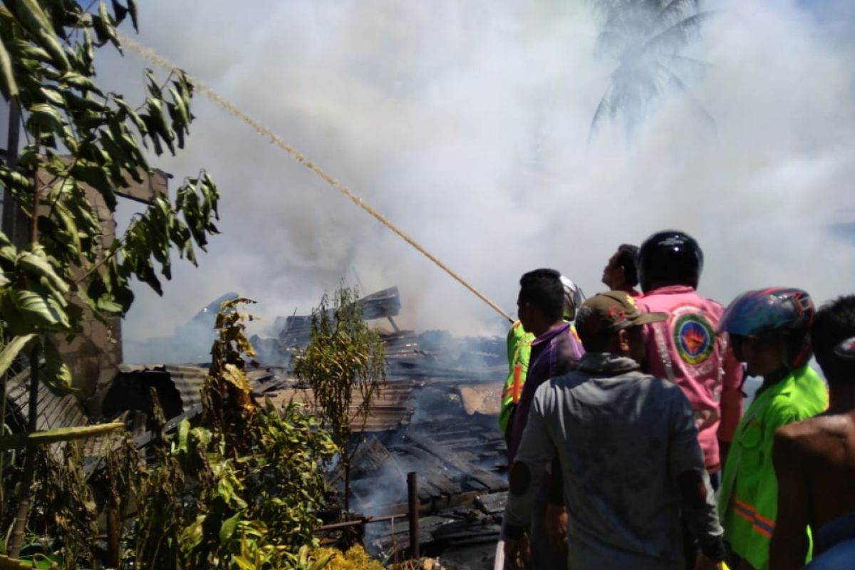 Poslek Utara selidiki penyebab kebakaran rumah dan kost di selat panjang