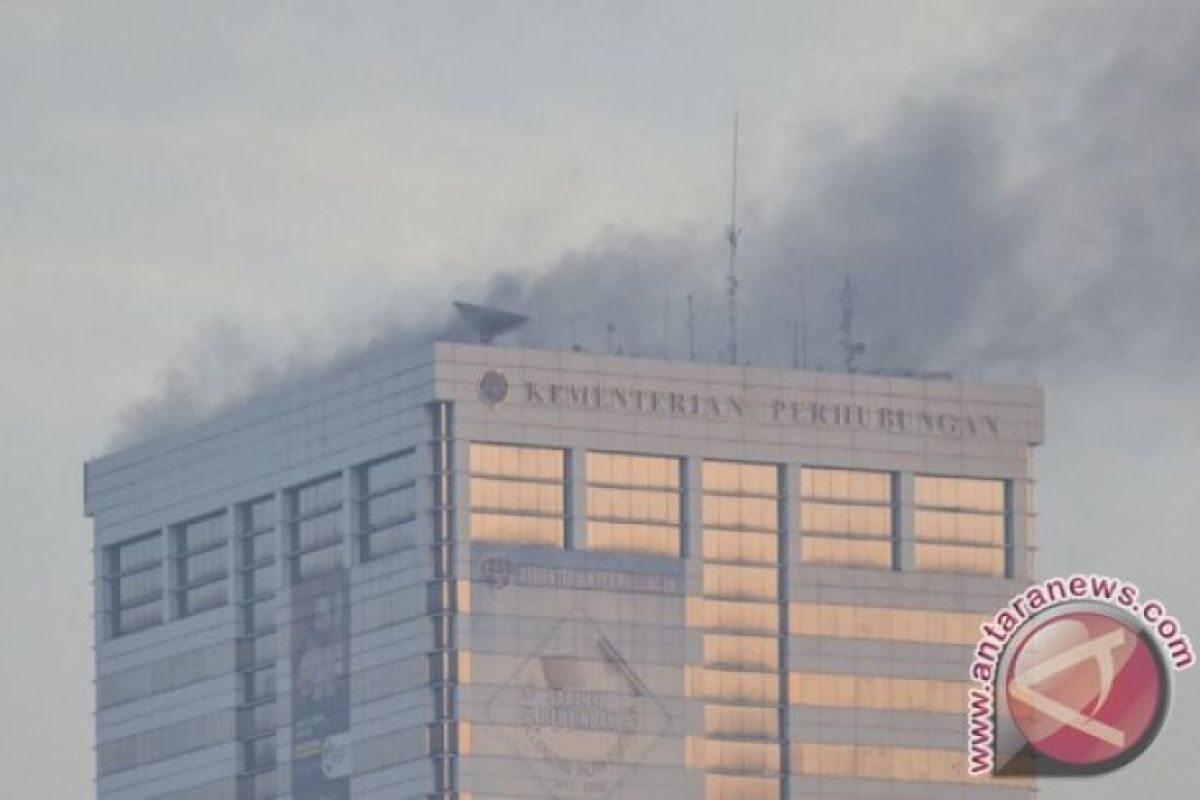 Polisi lanjutkan olah TKP kebakaran gedung Kemenhub