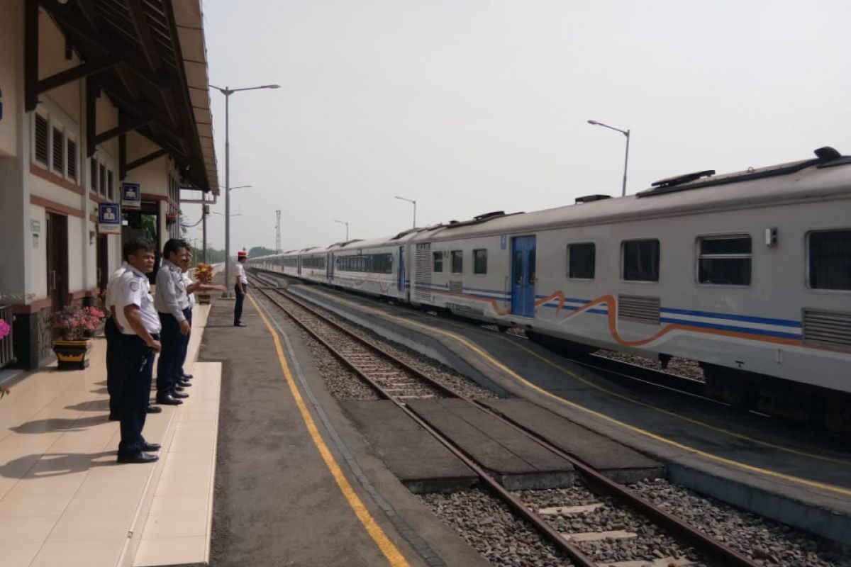 Banyak peminatnya, Pemkab usulkan KA berhenti di Stasiun Batang