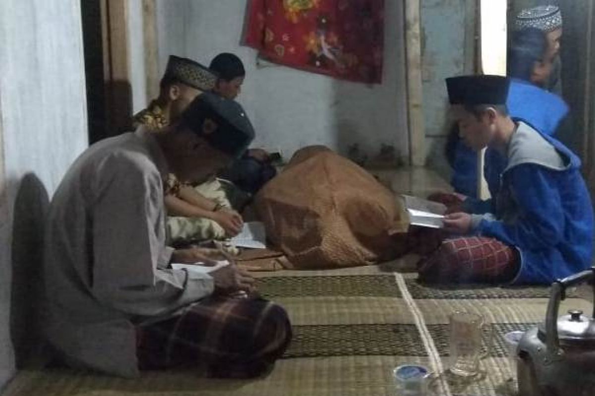 Satu warga meninggal diduga akibat konsumsi kuliner tutut