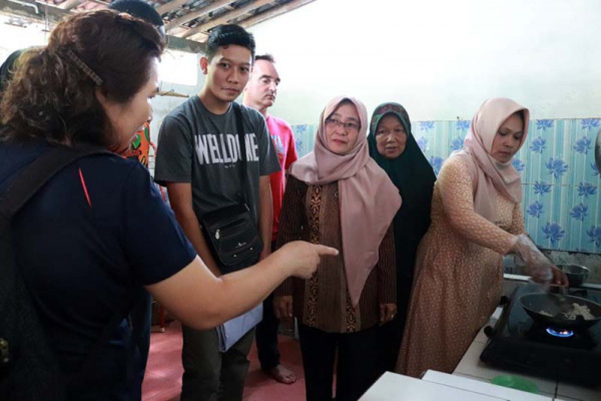 Miniatur moge dari limbah paralon asal Temanggung tembus AS