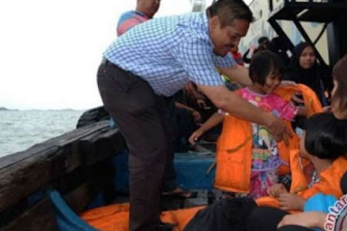 Marak Lakalaut, Syahbandar Dumai Ingatkan Prosedur Pemakaian Jaket Pelampung
