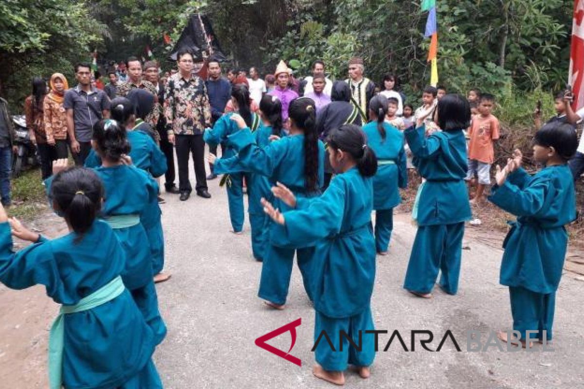 Ribuan wisatawan padati ritual 