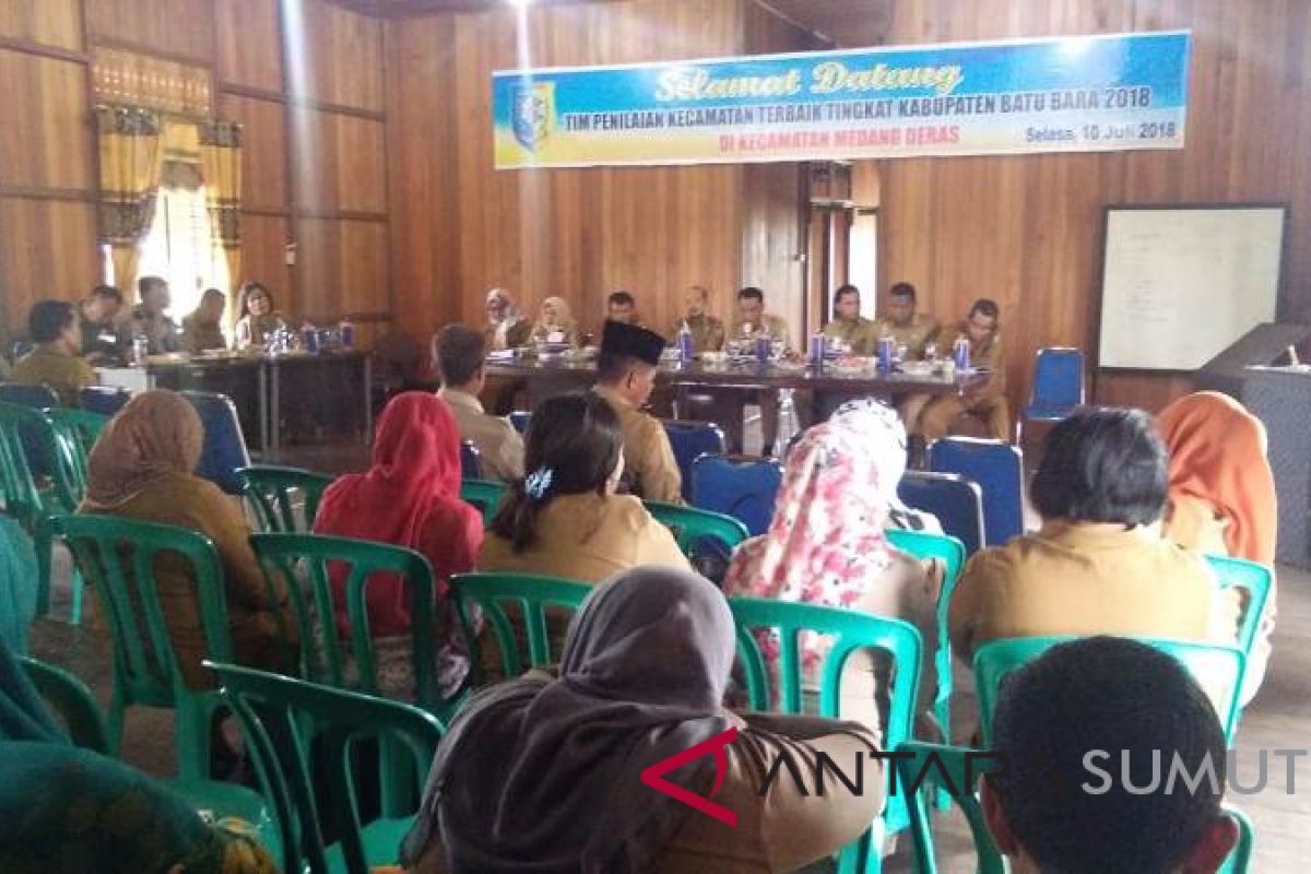 Tim Penilai Kecamatan Terbaik Kunjungi Medang Deras