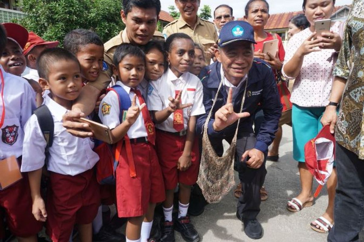 Mendikbud pantau hari pertama sekolah di Jayapura