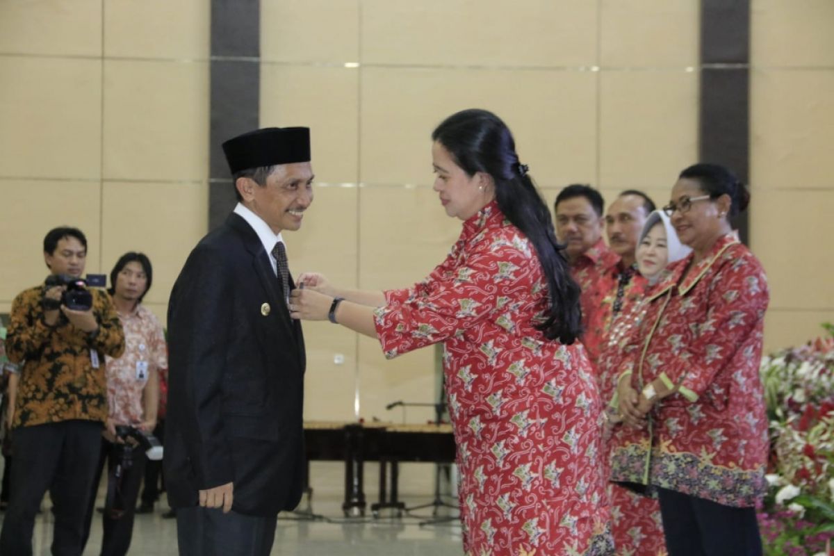 Bupati Gorontalo Terima Penghargaan Mangala Karya Kencana