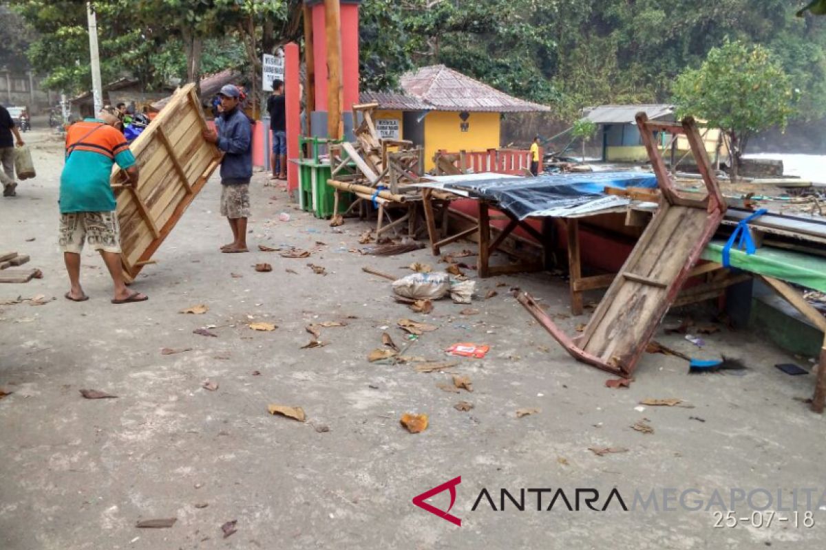 Ini kerugian akibat gelombang pasang di Sukabumi