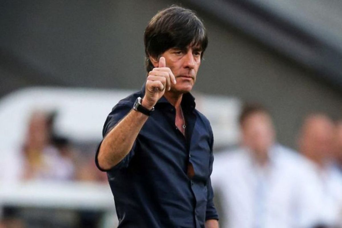 Loew masuk rumah sakit, absen di kualifikasi Euro